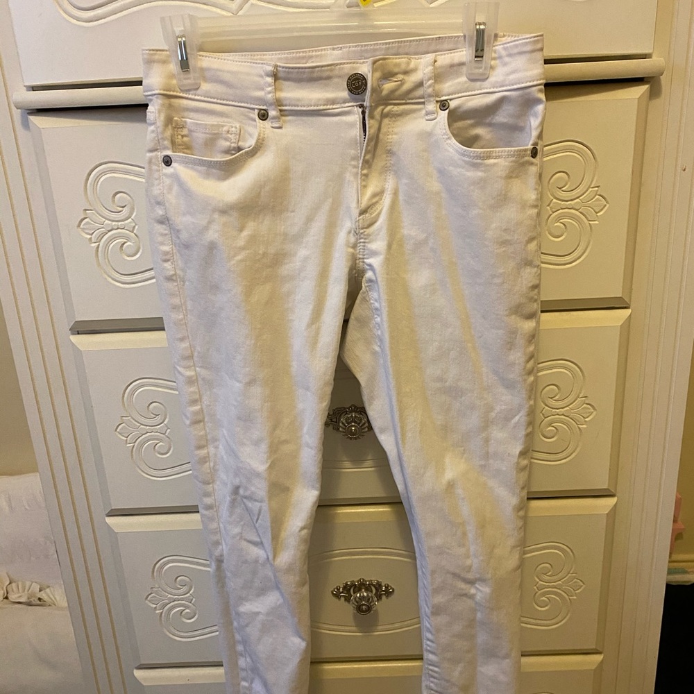 White skinny jeans